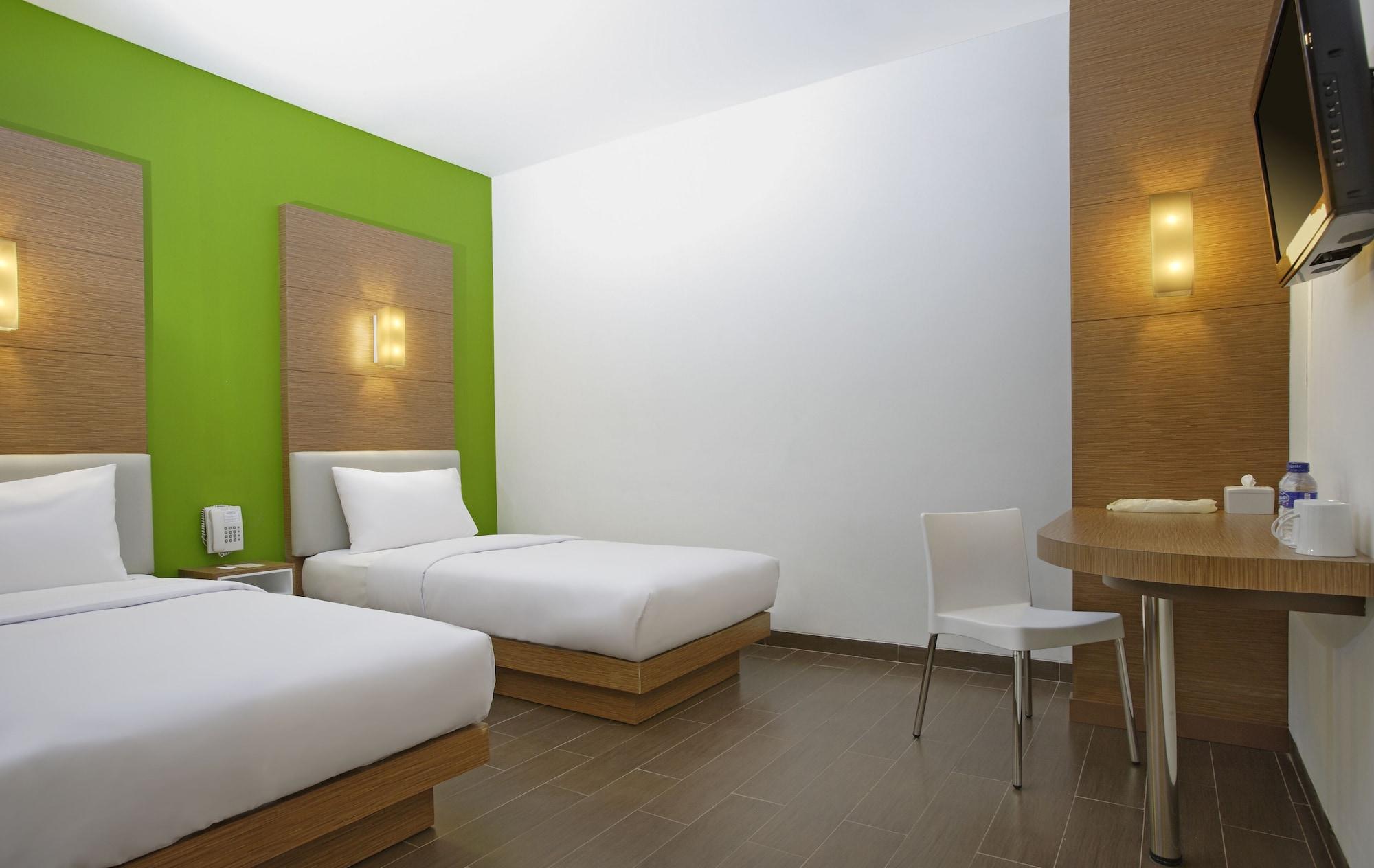 Amaris Hotel Cirebon Exterior foto